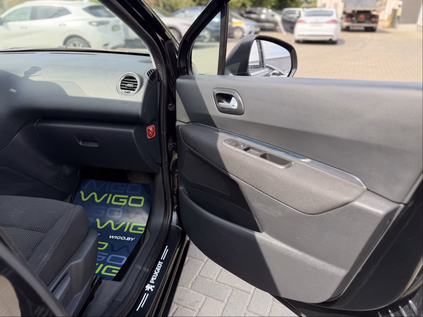 Peugeot 5008 фото 23