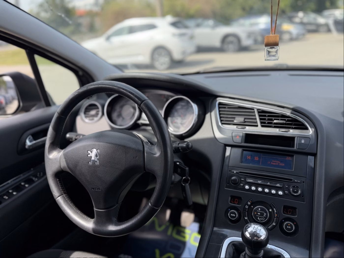 Peugeot 5008 фото 22