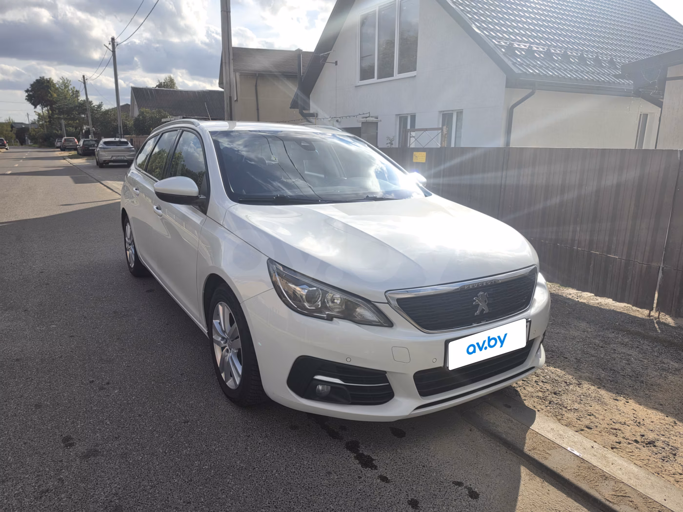 Peugeot 308 фото 2