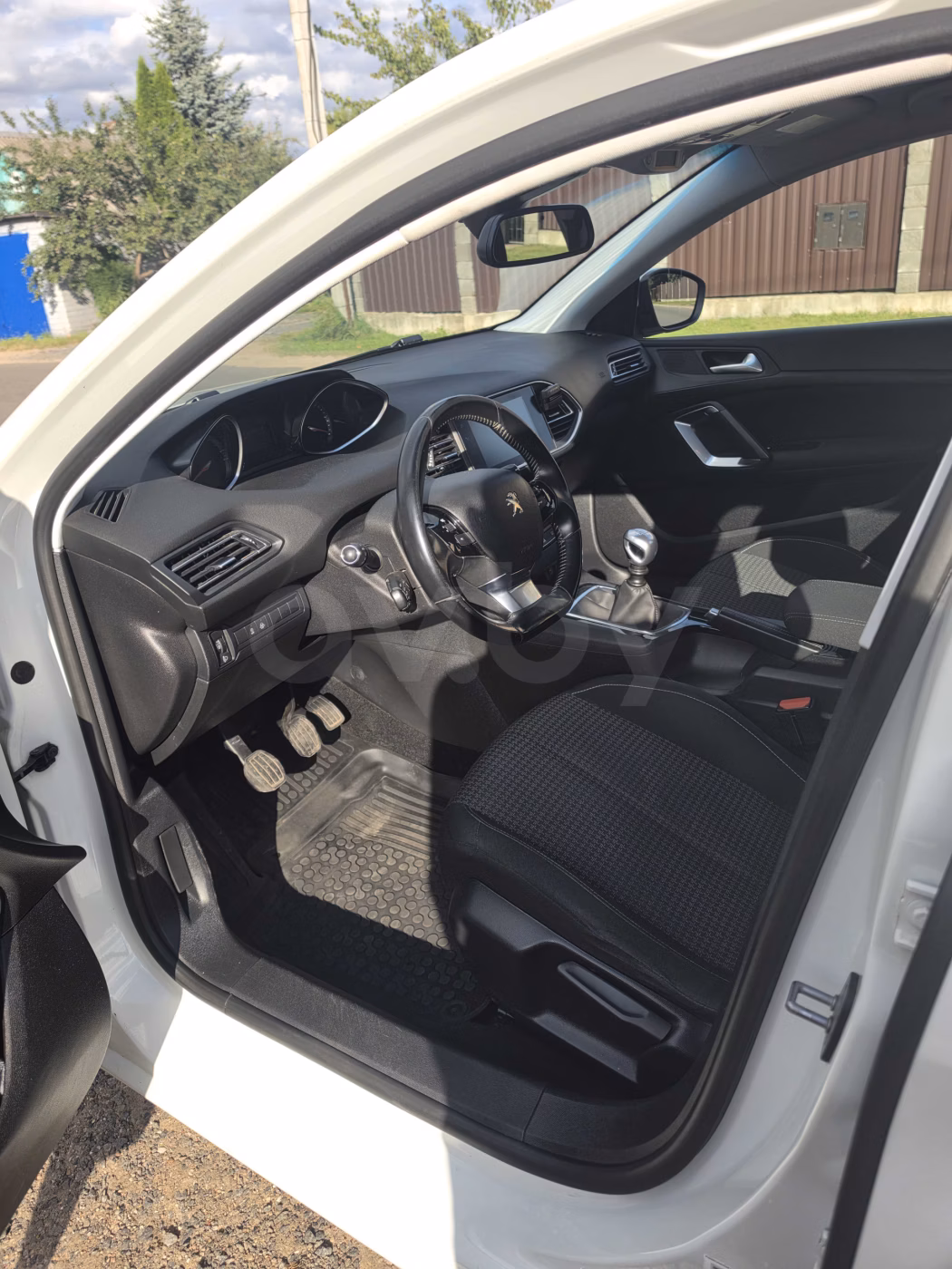 Peugeot 308 фото 9