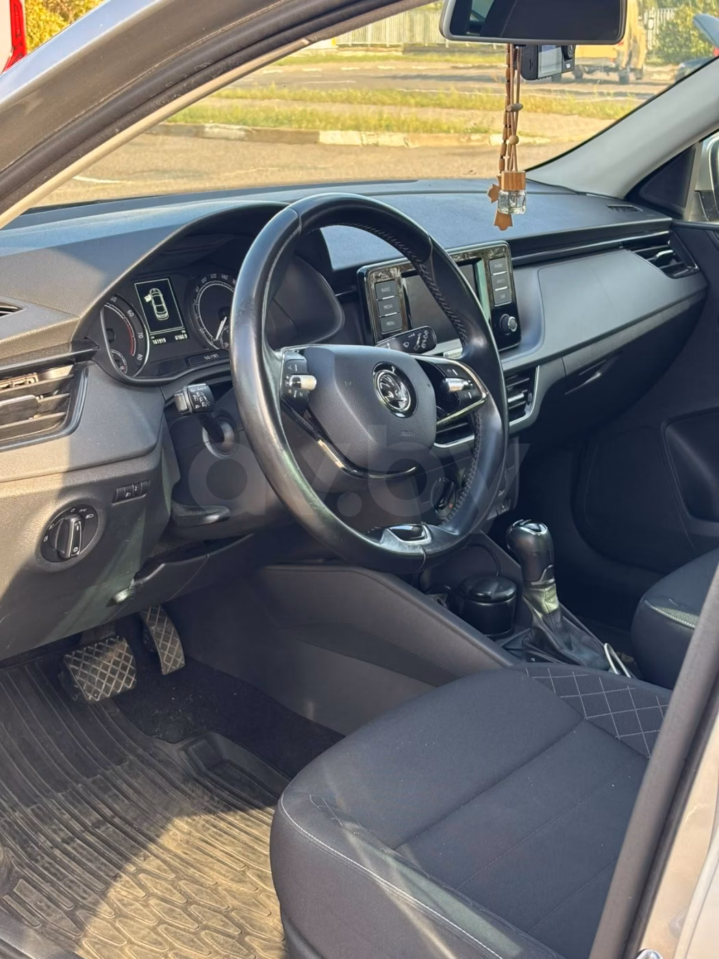 Skoda Rapid фото 10