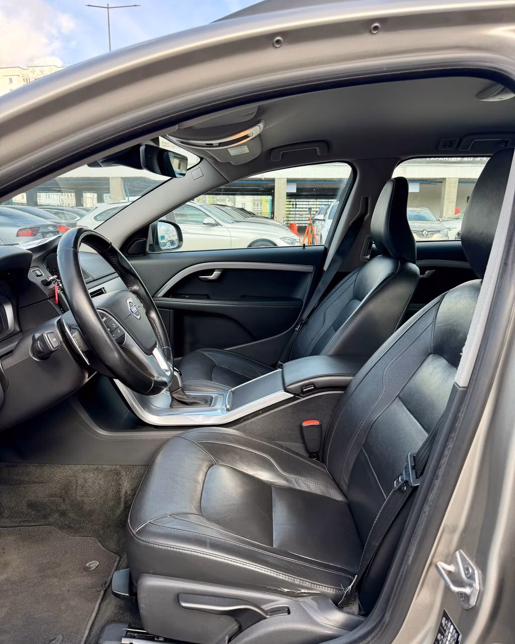 Volvo V70 фото 10