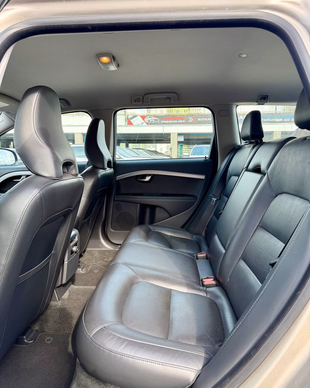Volvo V70 фото 11