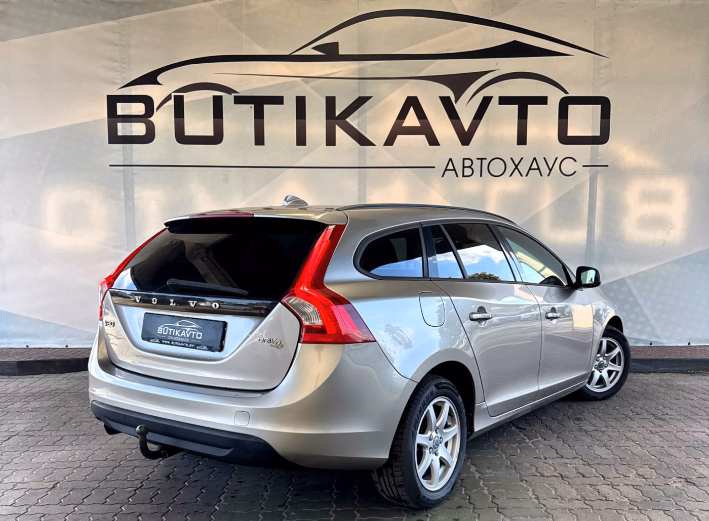 Volvo V60 фото 7