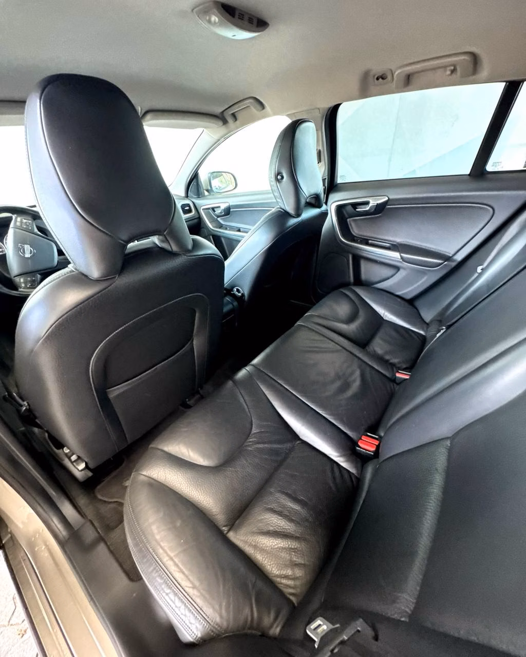 Volvo V60 фото 12