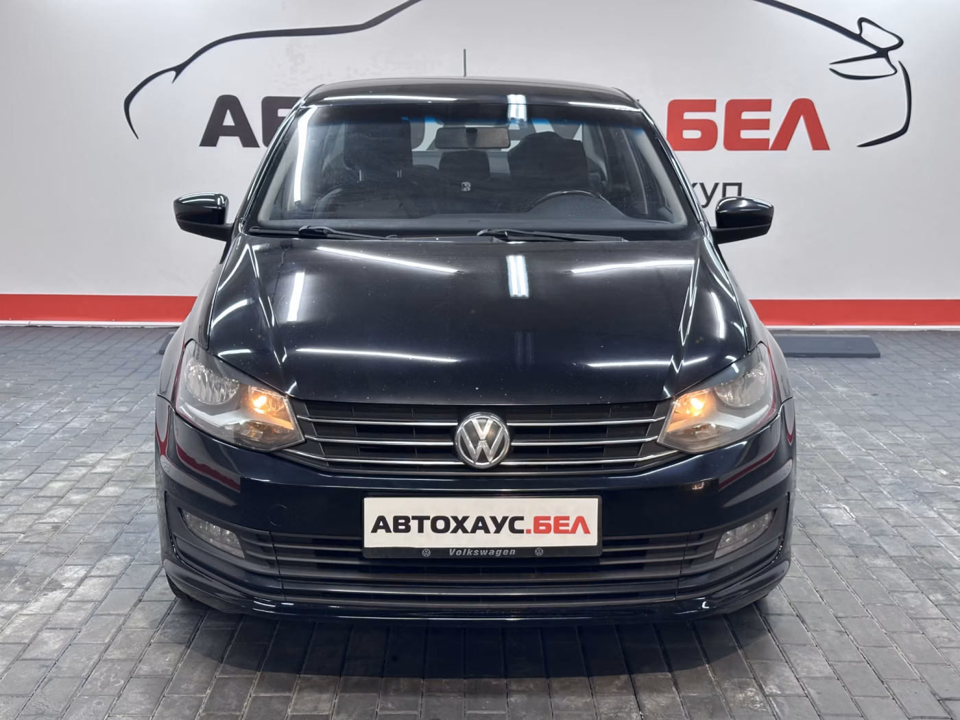 Volkswagen Polo Sedan фото 2