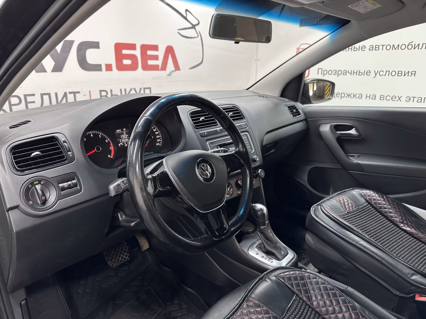 Volkswagen Polo Sedan фото 7