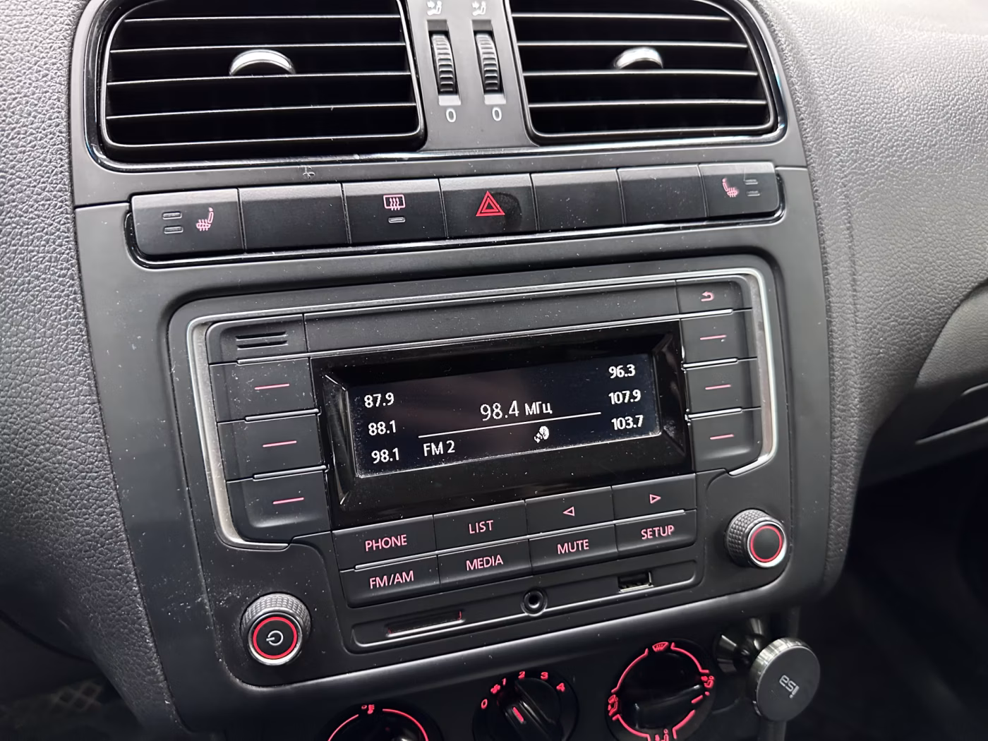 Volkswagen Polo Sedan фото 12