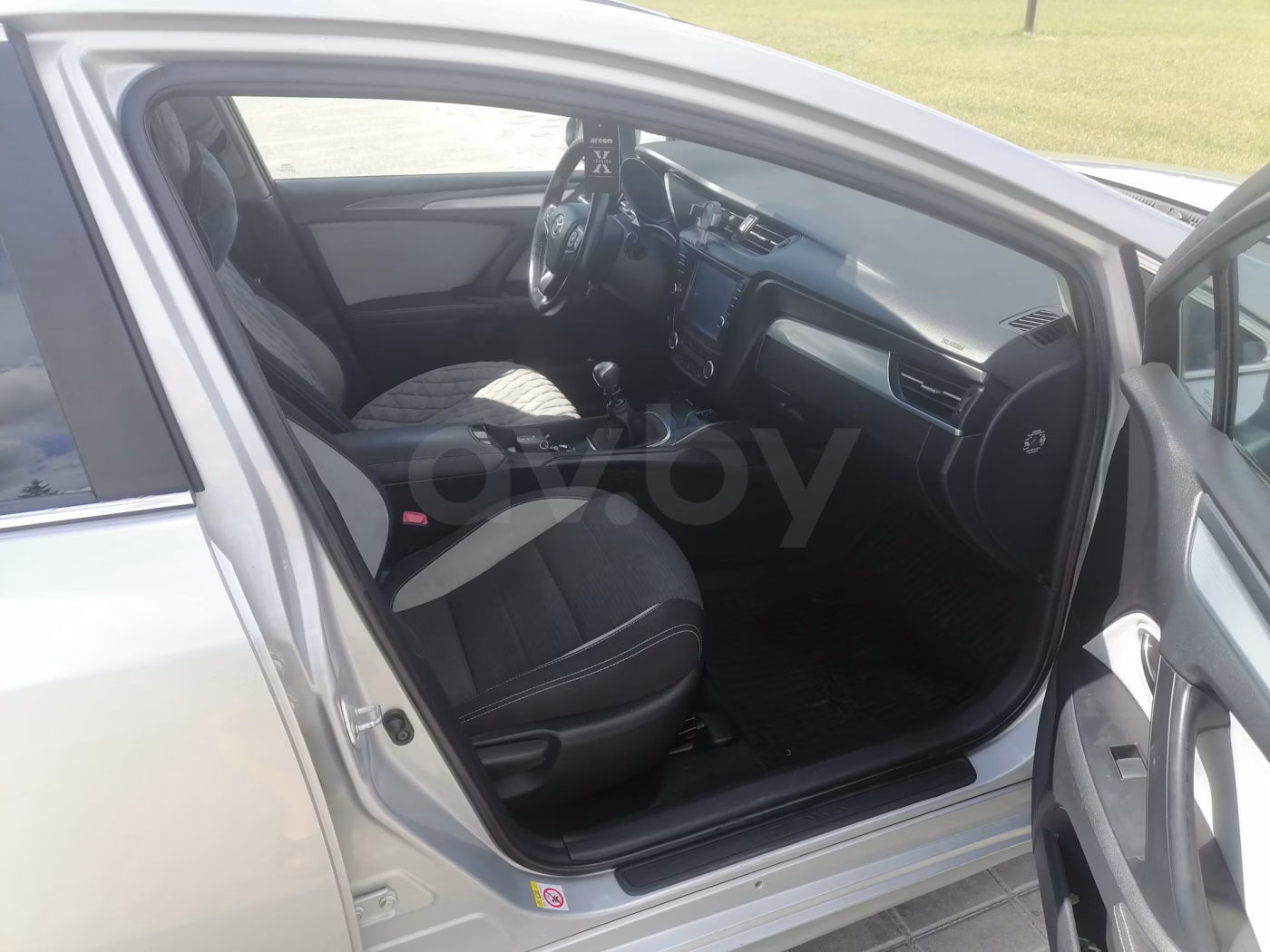 Toyota Avensis фото 18