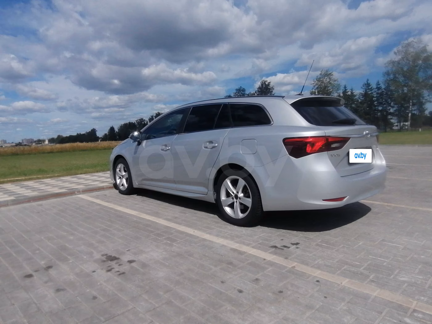 Toyota Avensis фото 19
