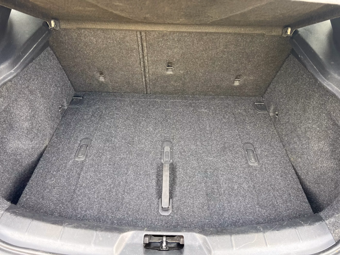 Volvo V40 Cross Country фото 21