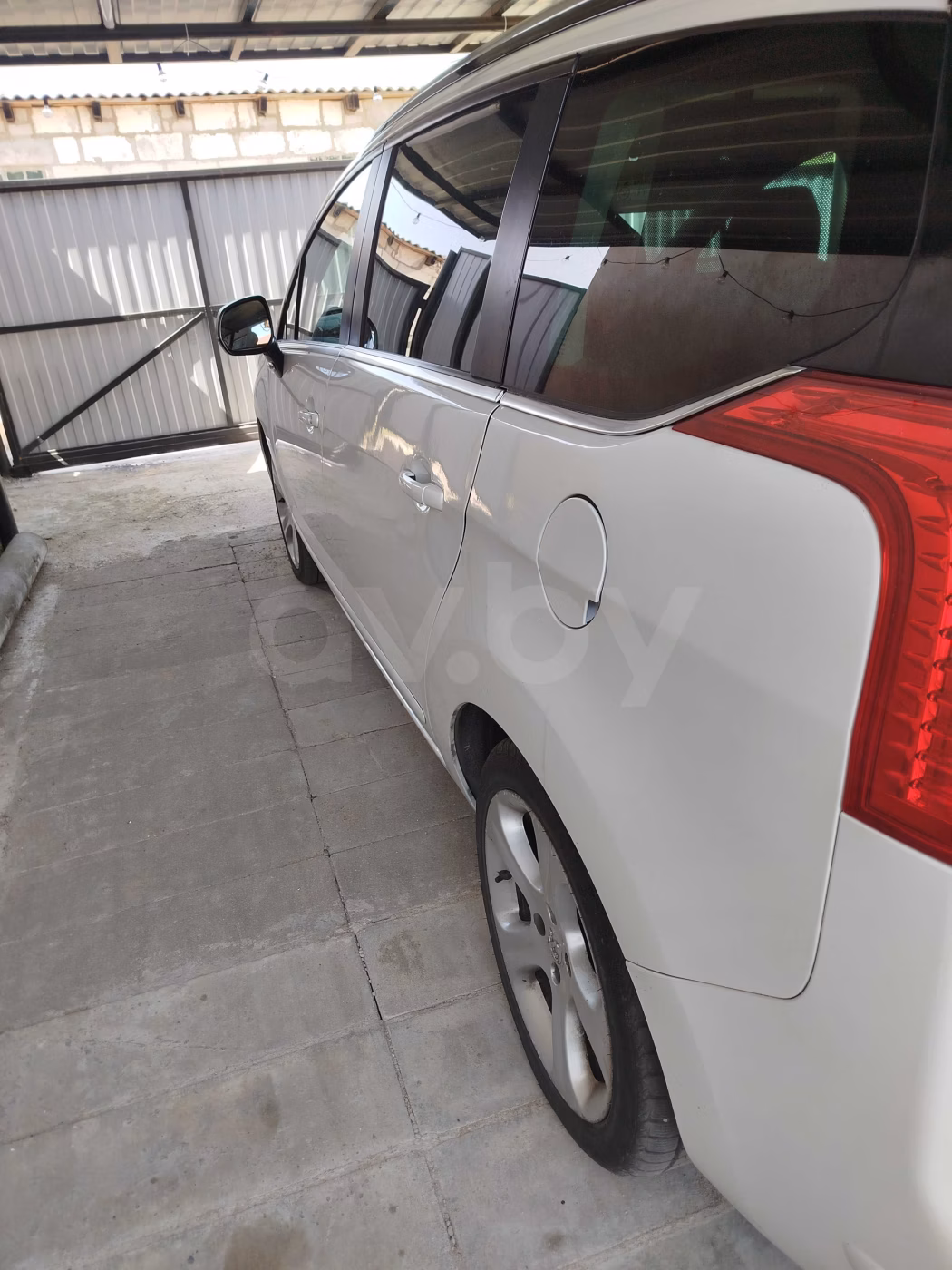 Peugeot 5008 фото 11