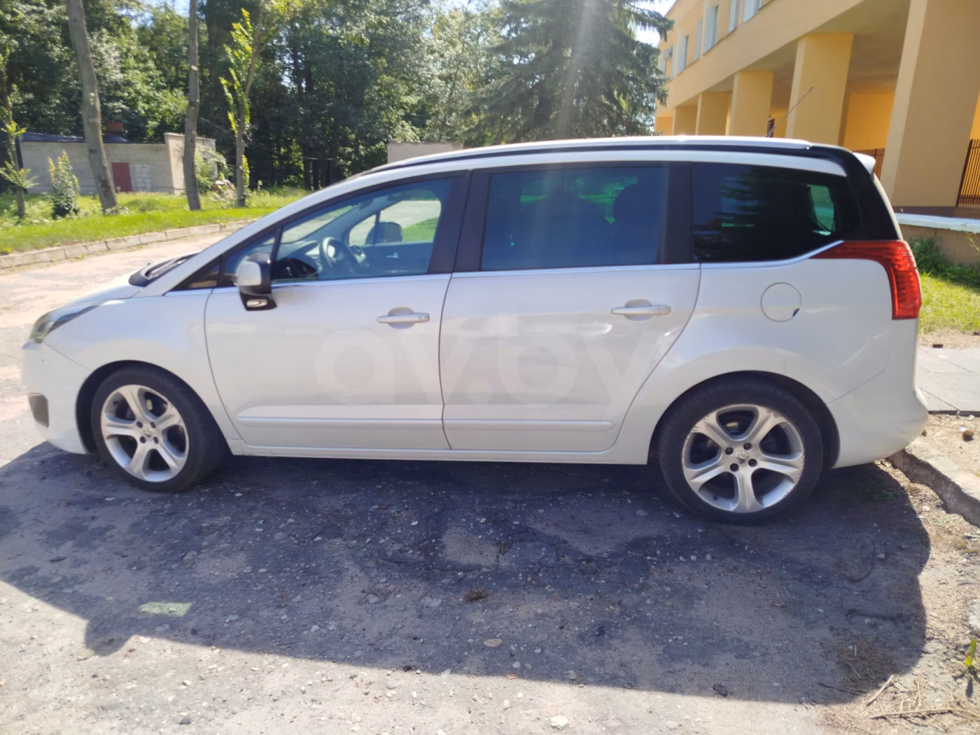 Peugeot 5008 фото 2
