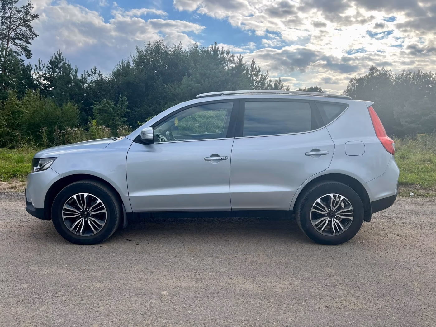 Geely Emgrand X7 фото 8