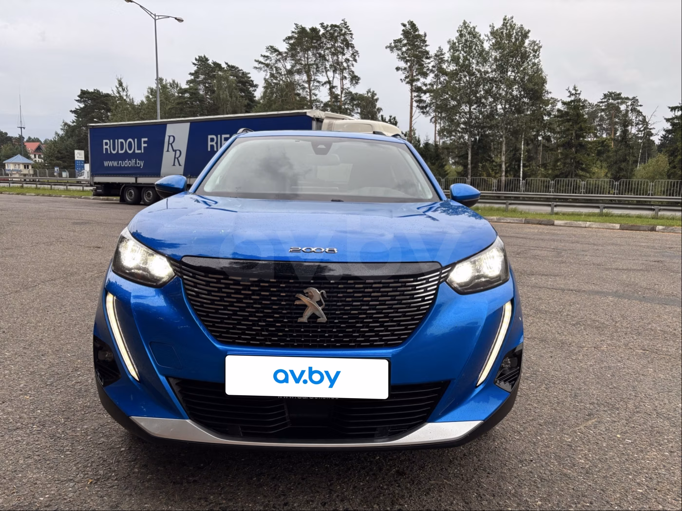 Peugeot 2008 фото 2