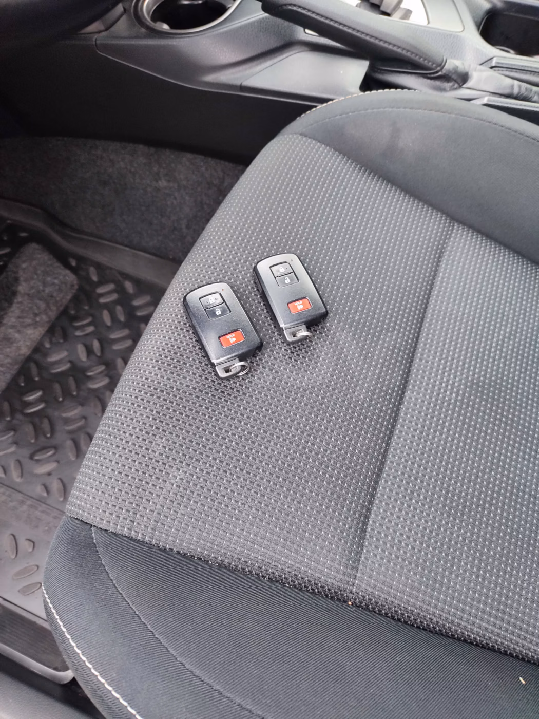 Toyota RAV4 фото 10