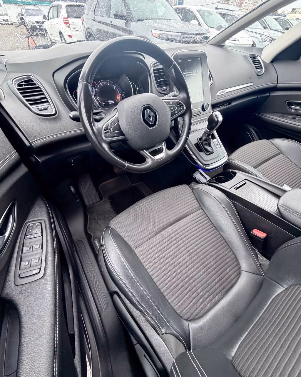 Renault Grand Scenic фото 9
