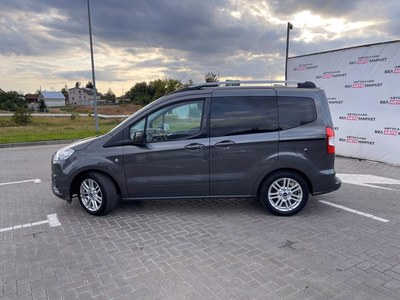 Ford Tourneo Courier фото 8