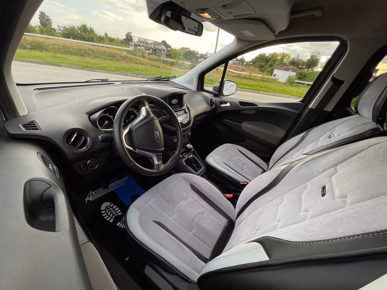 Ford Tourneo Courier фото 9