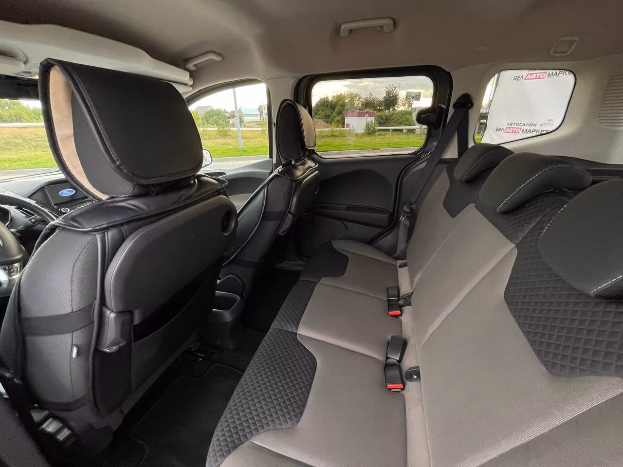 Ford Tourneo Courier фото 10