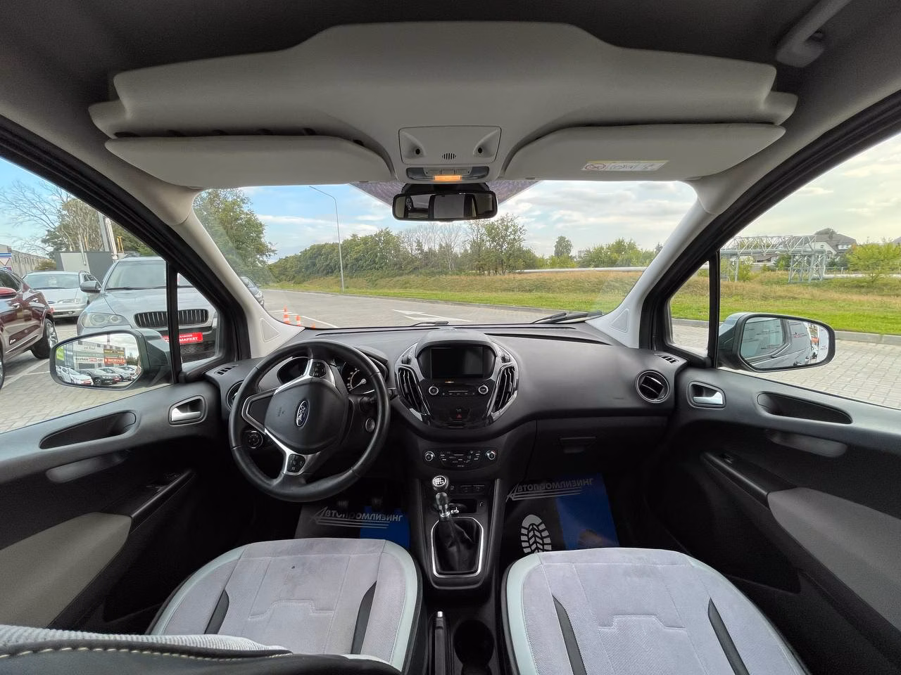 Ford Tourneo Courier фото 12