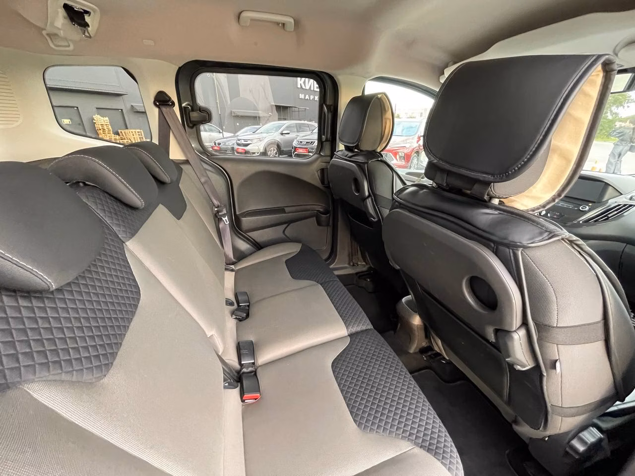 Ford Tourneo Courier фото 13