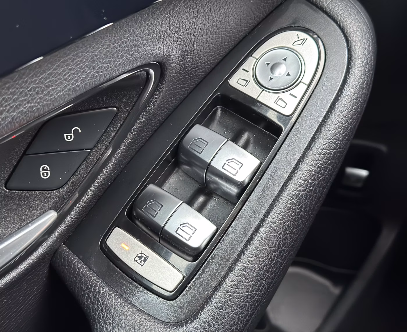 Mercedes-Benz C-Класс фото 23