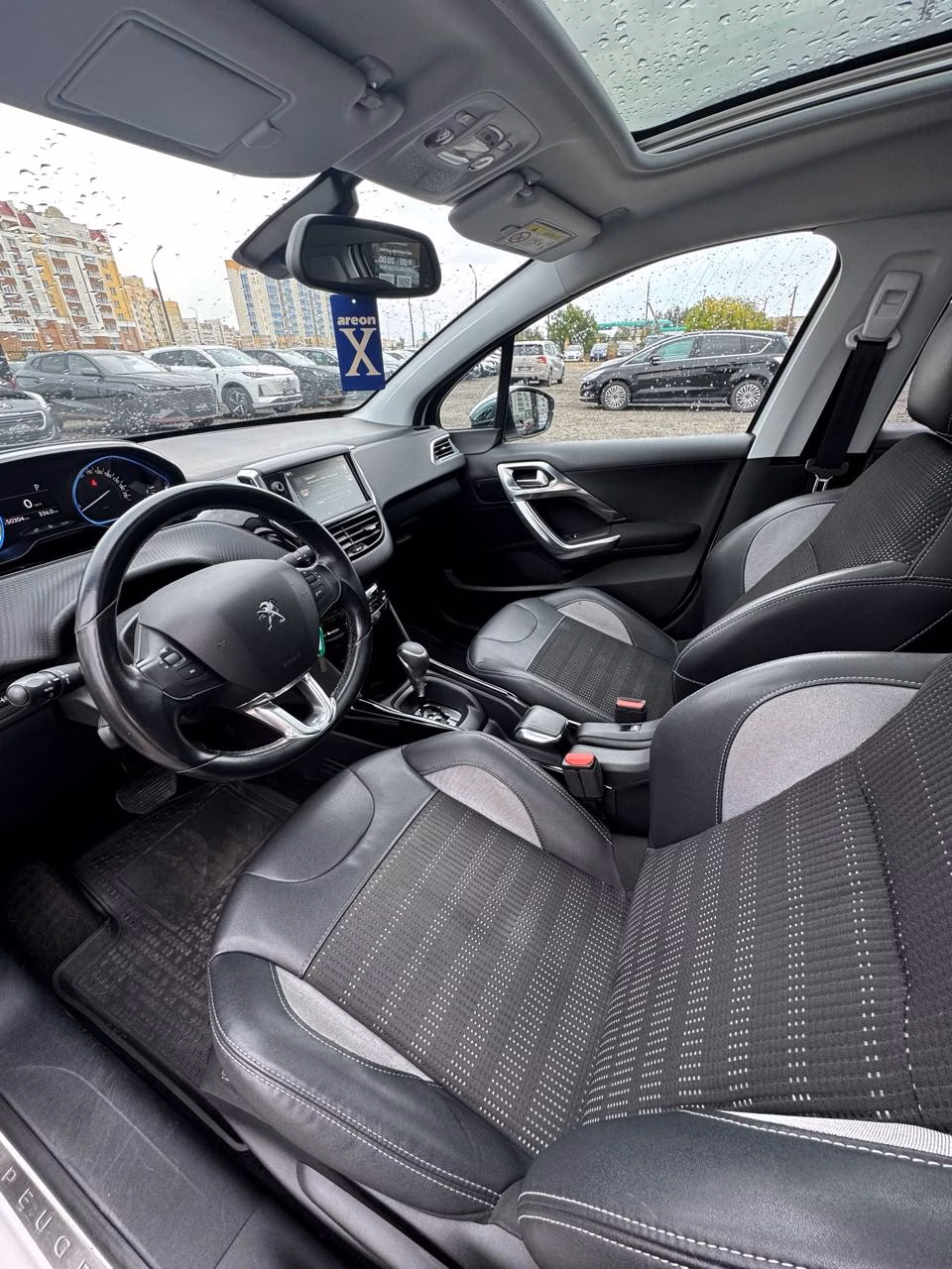 Peugeot 2008 фото 10