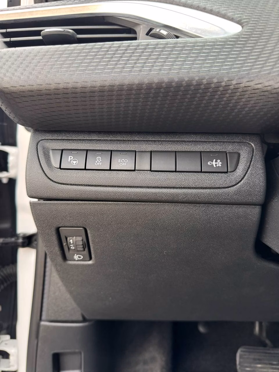 Peugeot 2008 фото 18