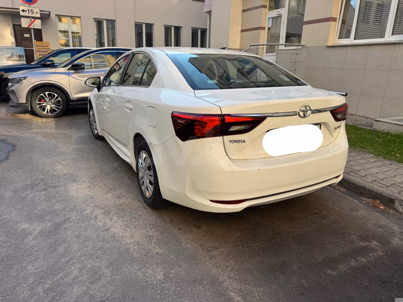 Toyota Avensis фото 5