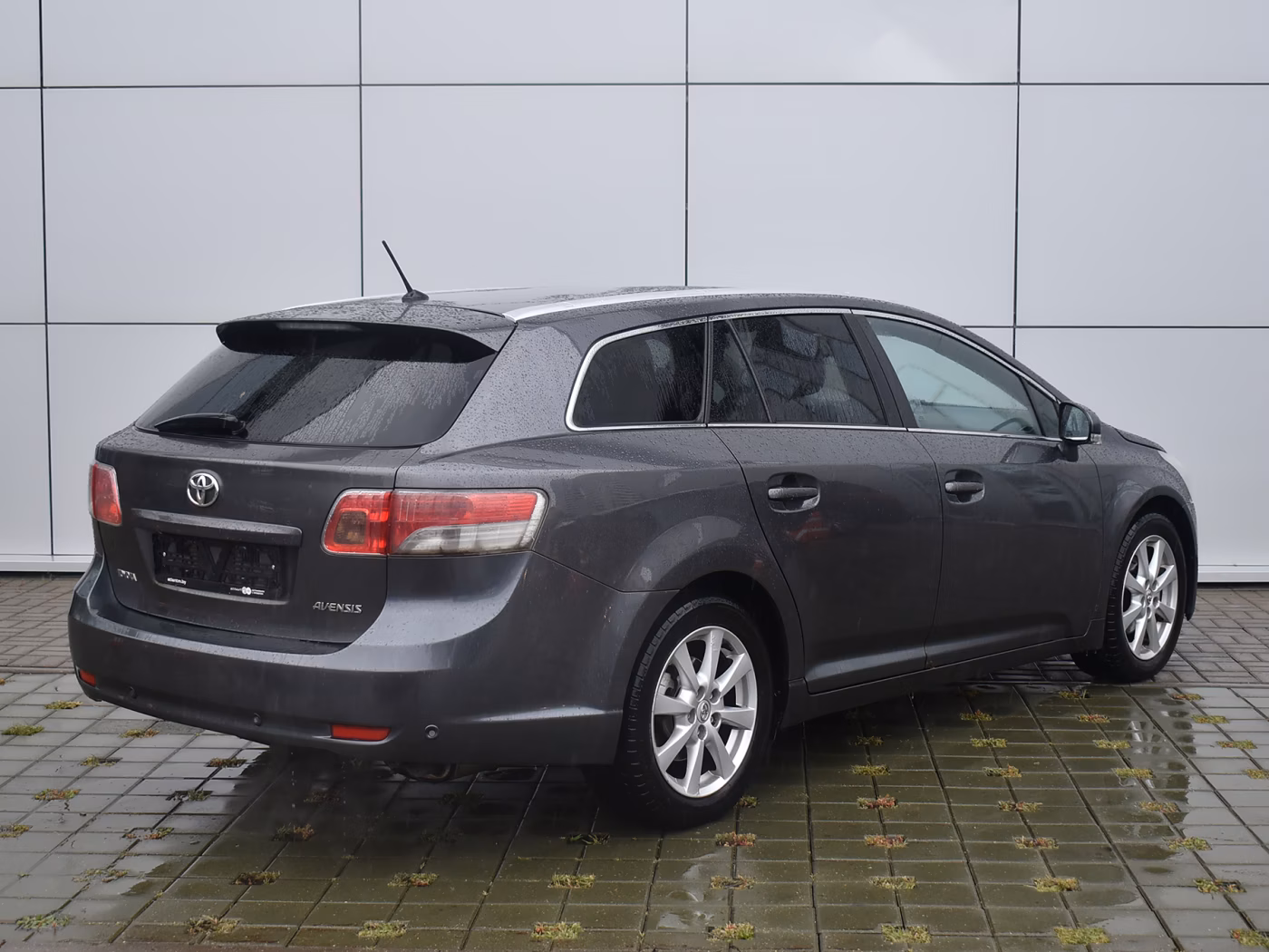 Toyota Avensis фото 3