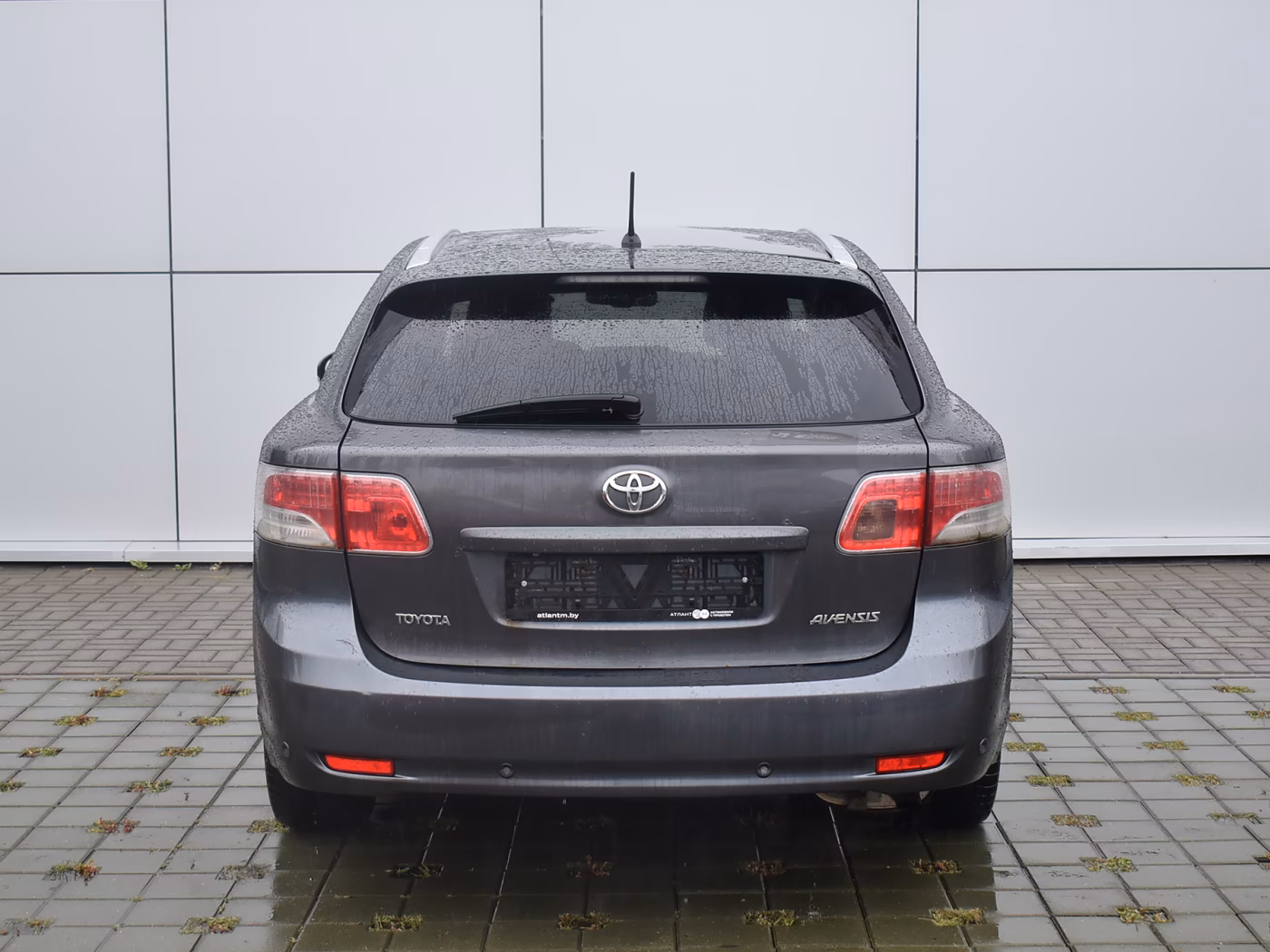 Toyota Avensis фото 8