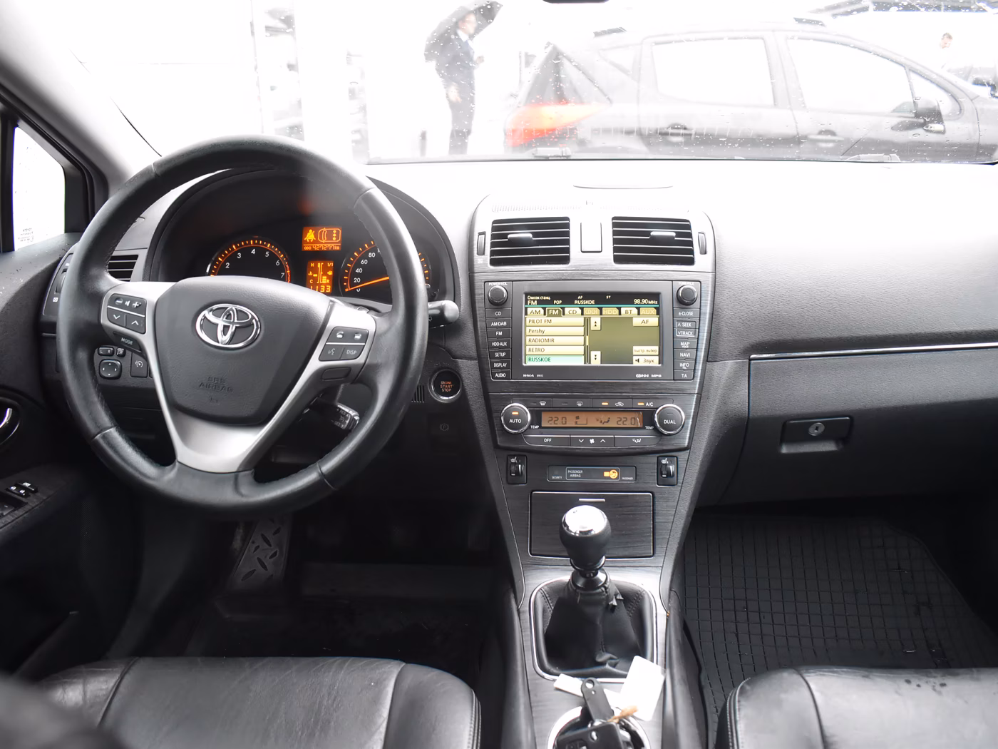 Toyota Avensis фото 9