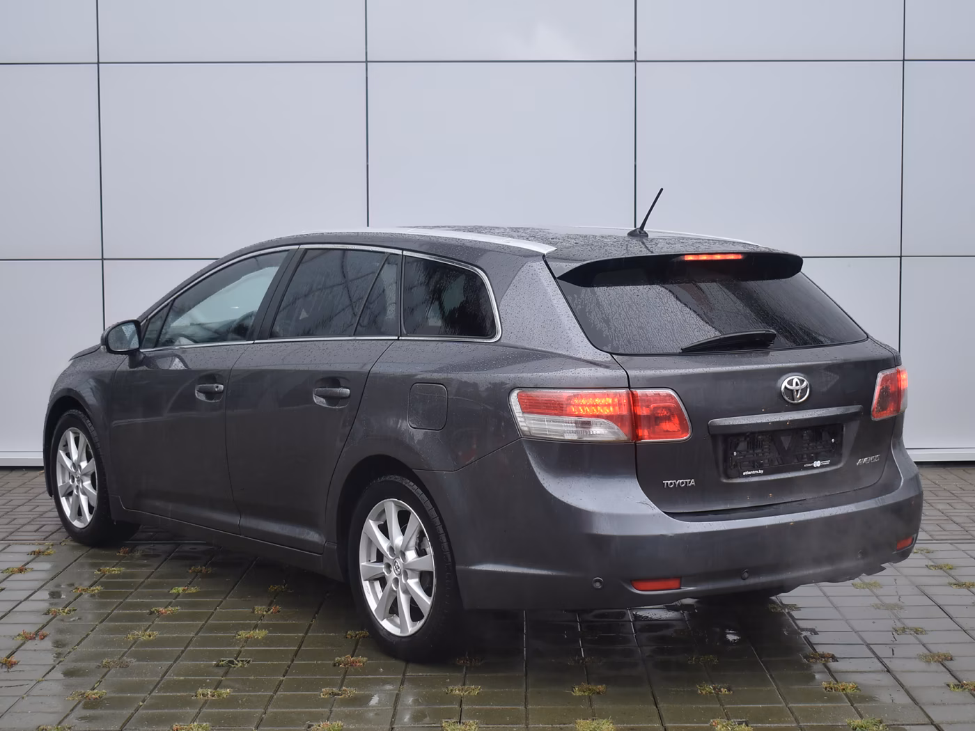Toyota Avensis фото 4
