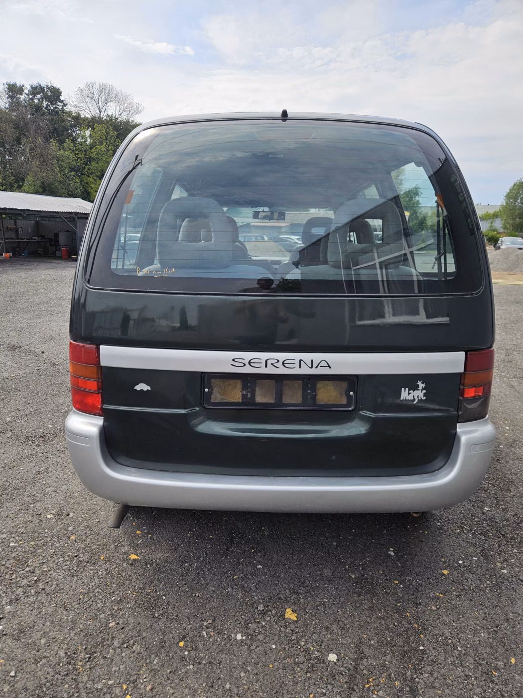 Nissan Serena фото 8