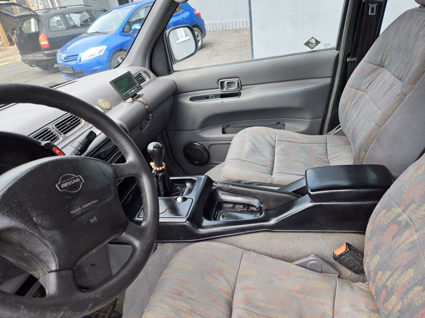 Nissan Serena фото 11