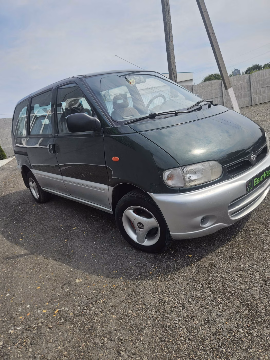 Nissan Serena фото 5