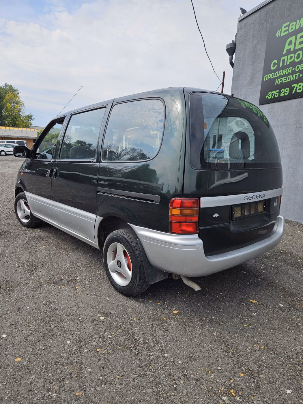 Nissan Serena фото 9