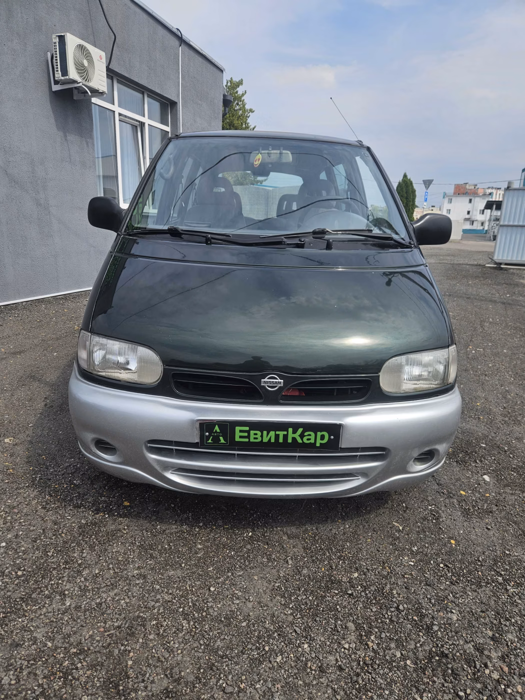 Nissan Serena фото 3