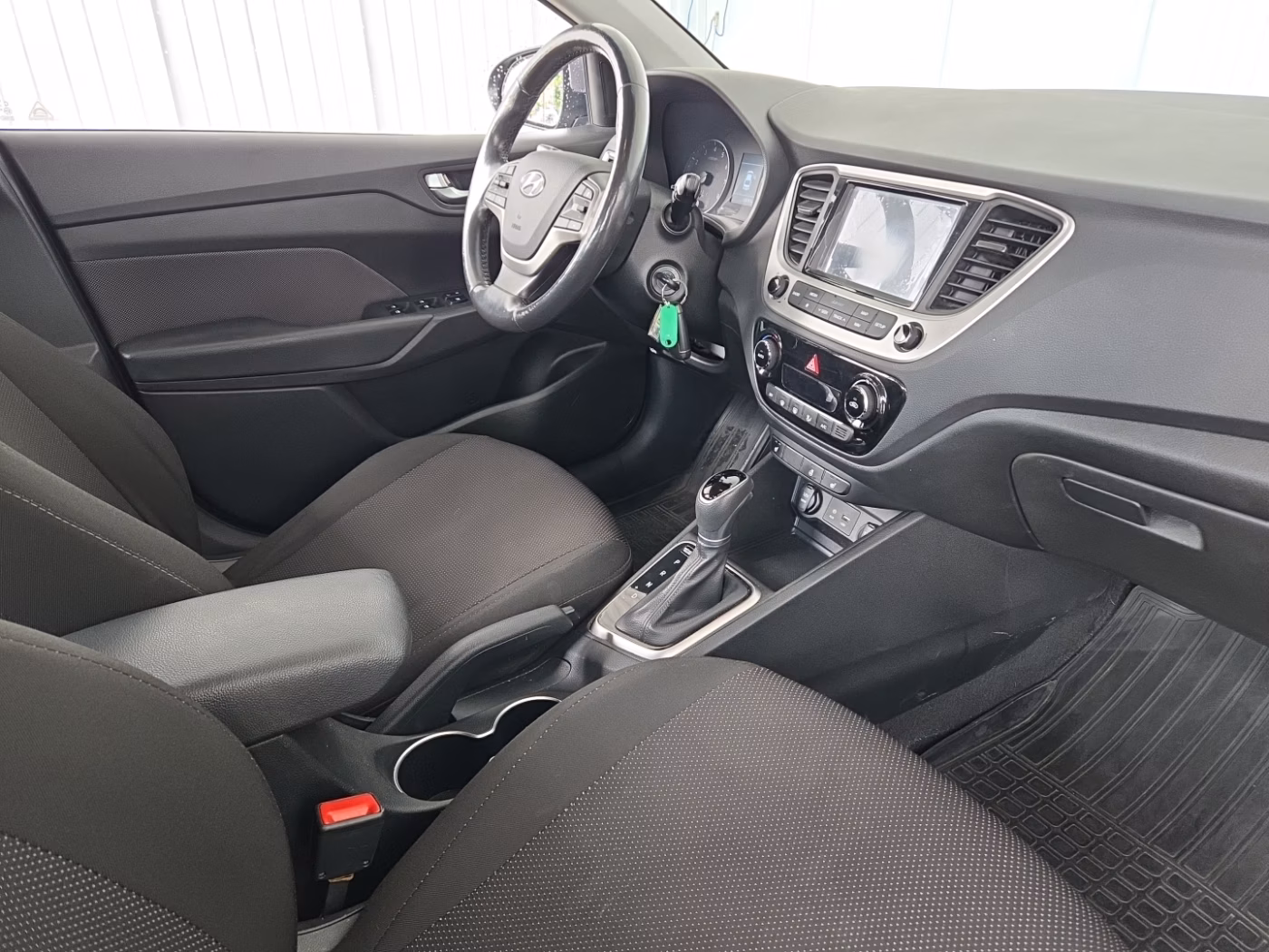Hyundai Accent фото 14