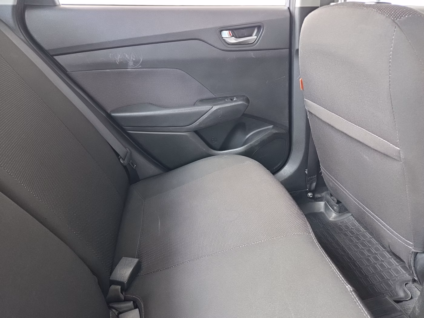Hyundai Accent фото 15