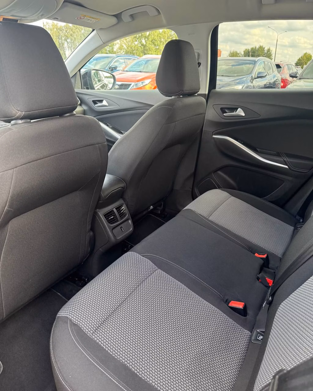Opel Grandland X фото 11