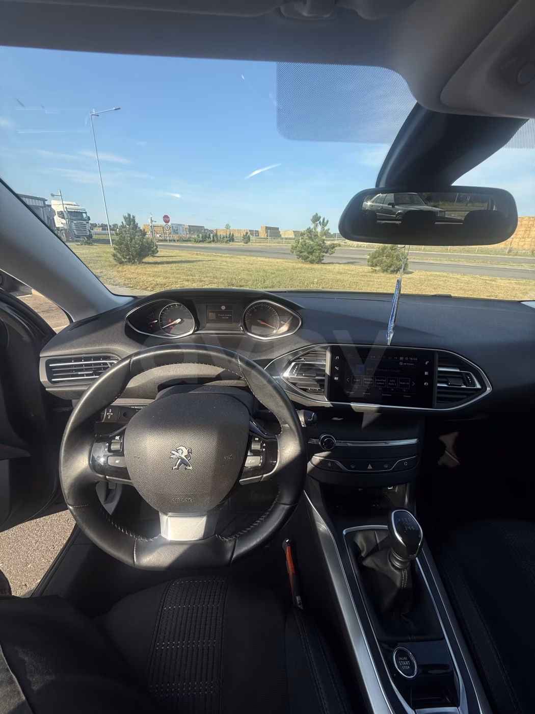Peugeot 308 фото 9