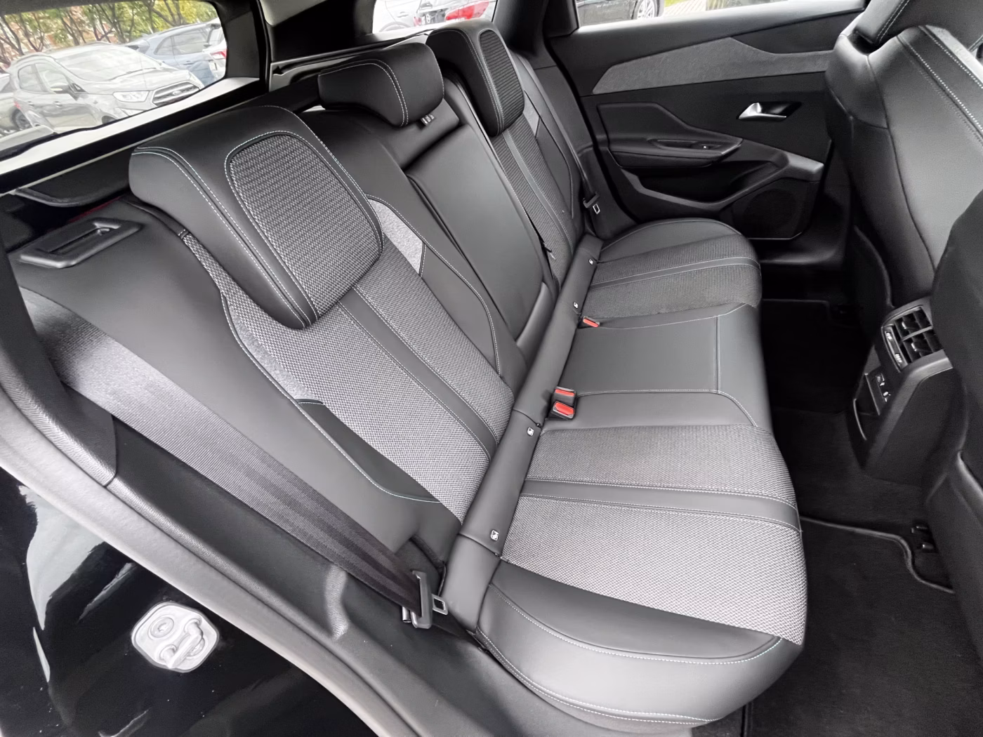 Peugeot 308 фото 14
