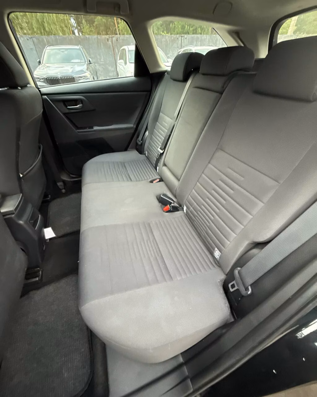Toyota Auris фото 9
