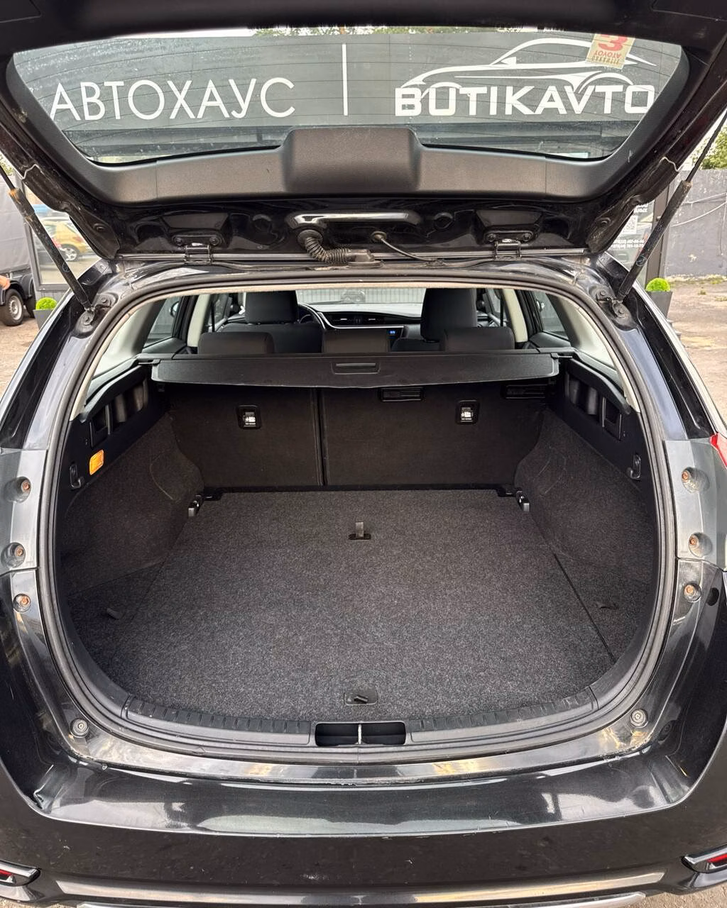 Toyota Auris фото 10