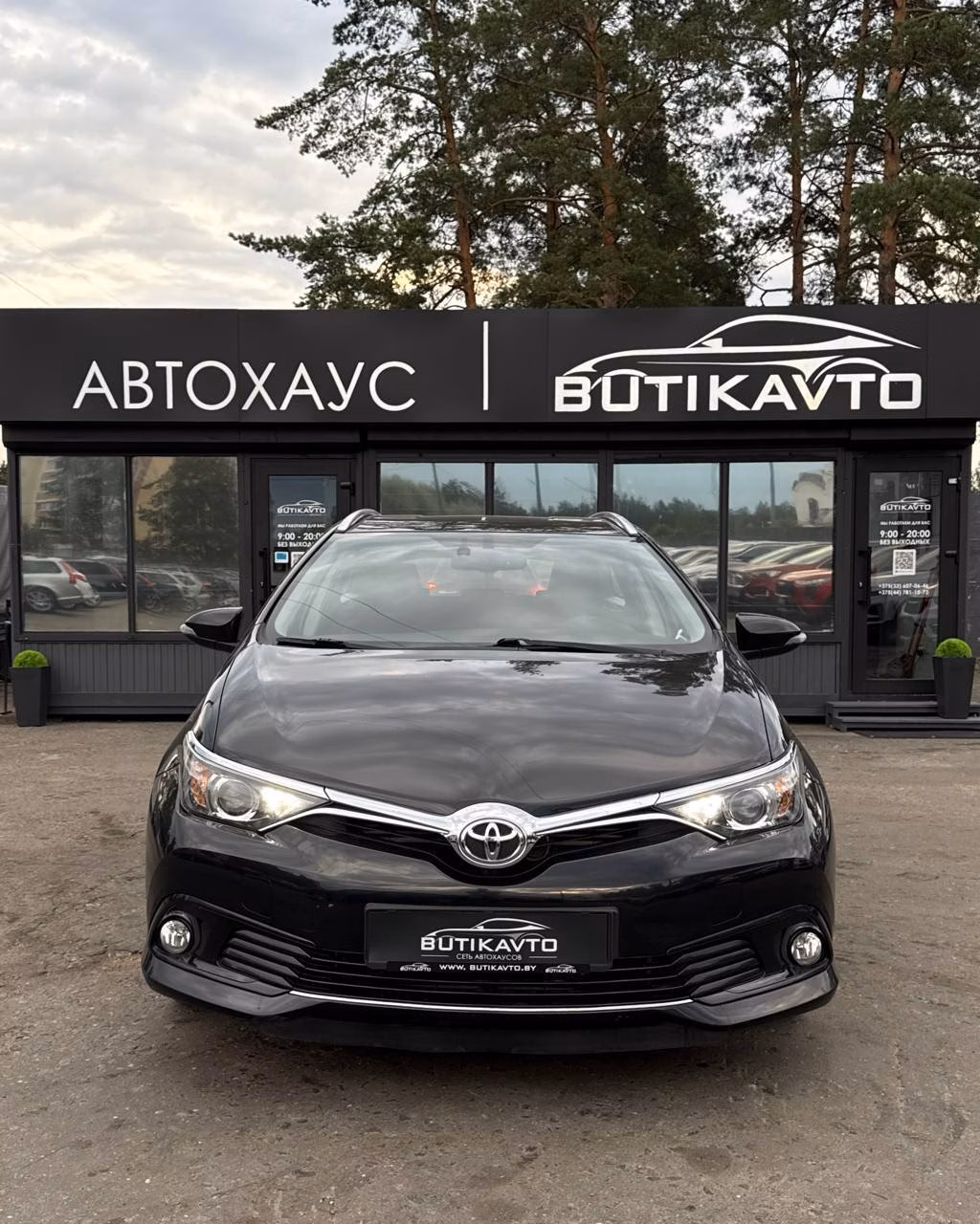 Toyota Auris фото 2
