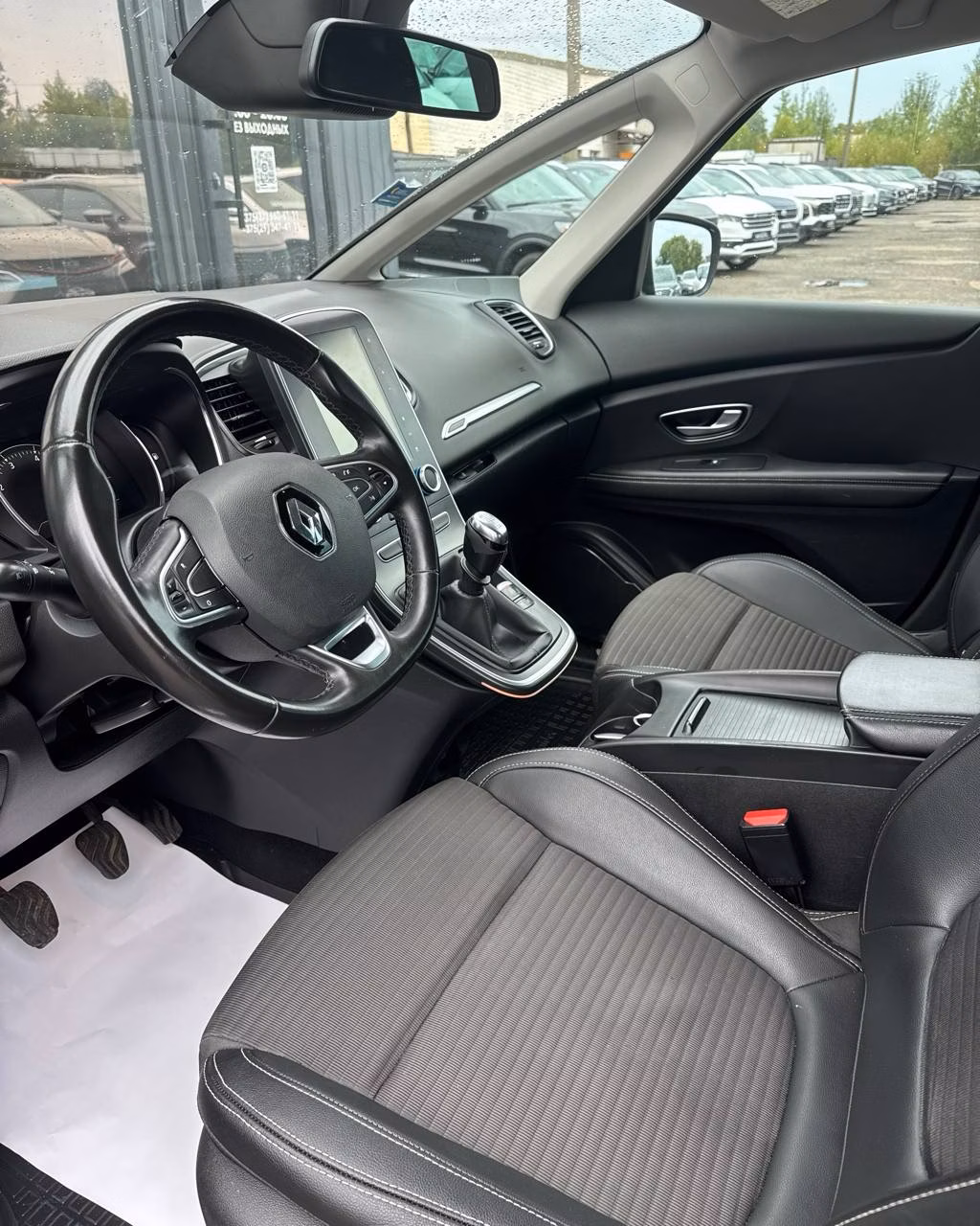 Renault Grand Scenic фото 8