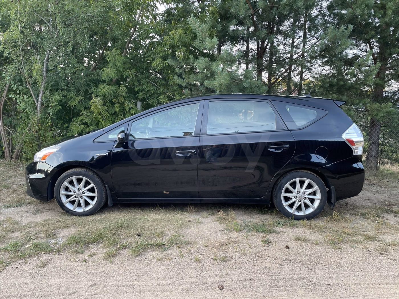 Toyota Prius V(+) фото 2