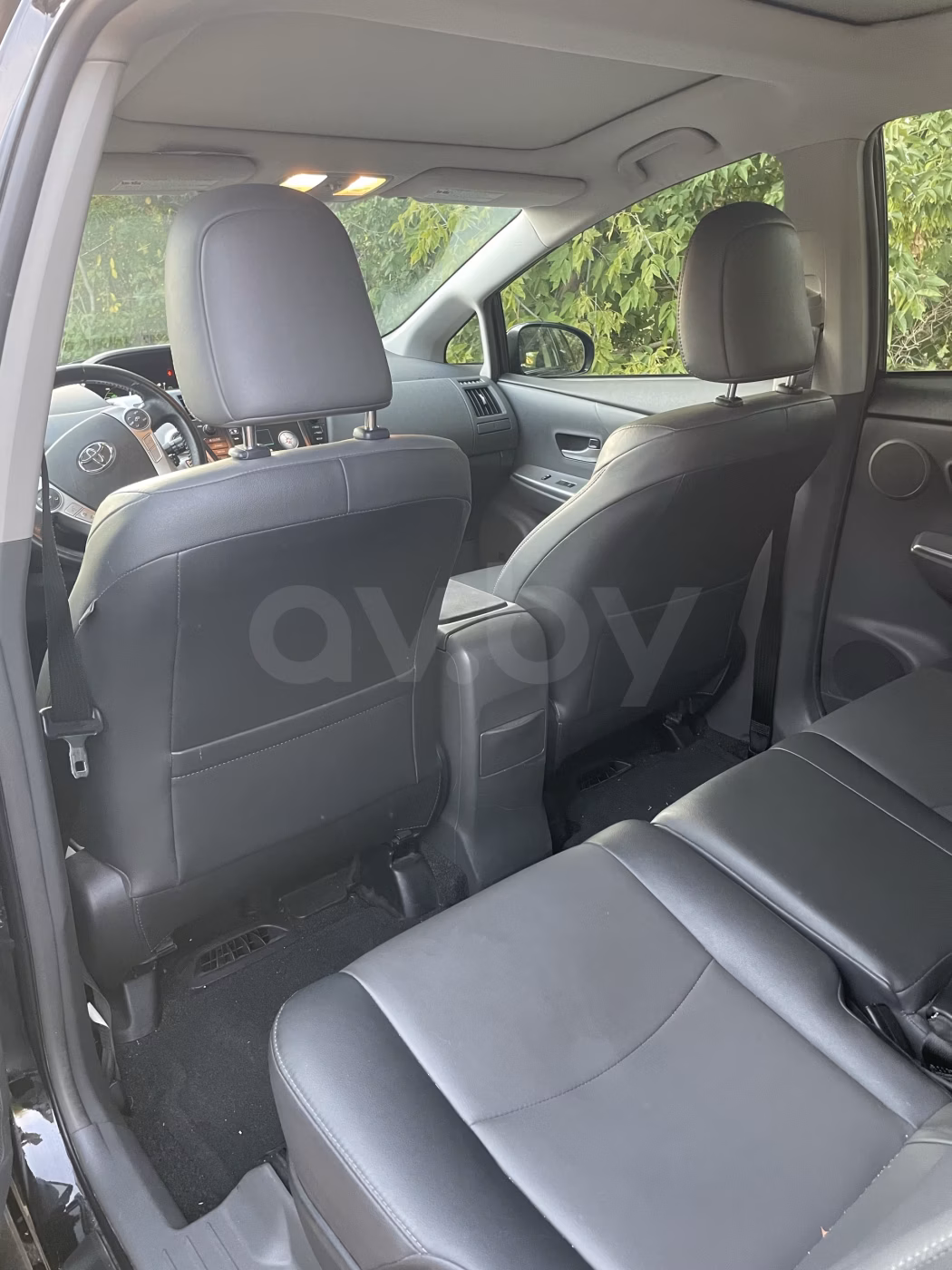 Toyota Prius V(+) фото 6